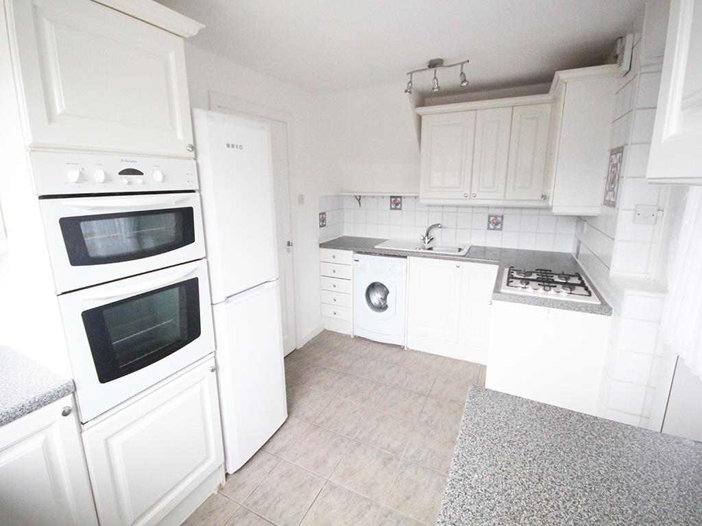 3 bedroom semi-detached house To Let in Barnoldswick - IMG_2976.jpg